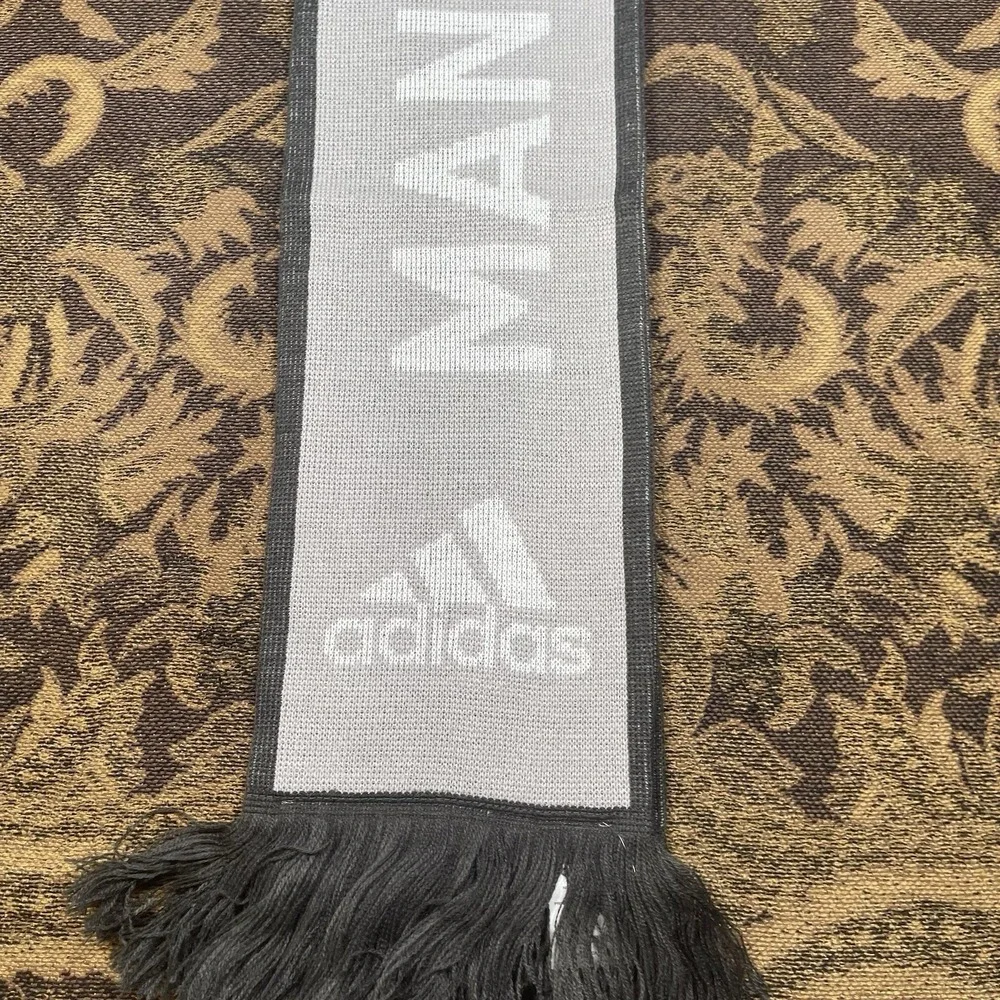 Adidas Manchester United Gray Two Tone 3 Stripes Soccer Scarf New